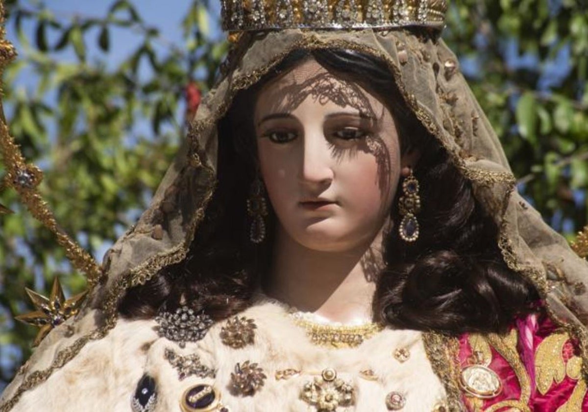 La Pastora de Capuchinos recorre San Julián y el entorno de la Cruz ...