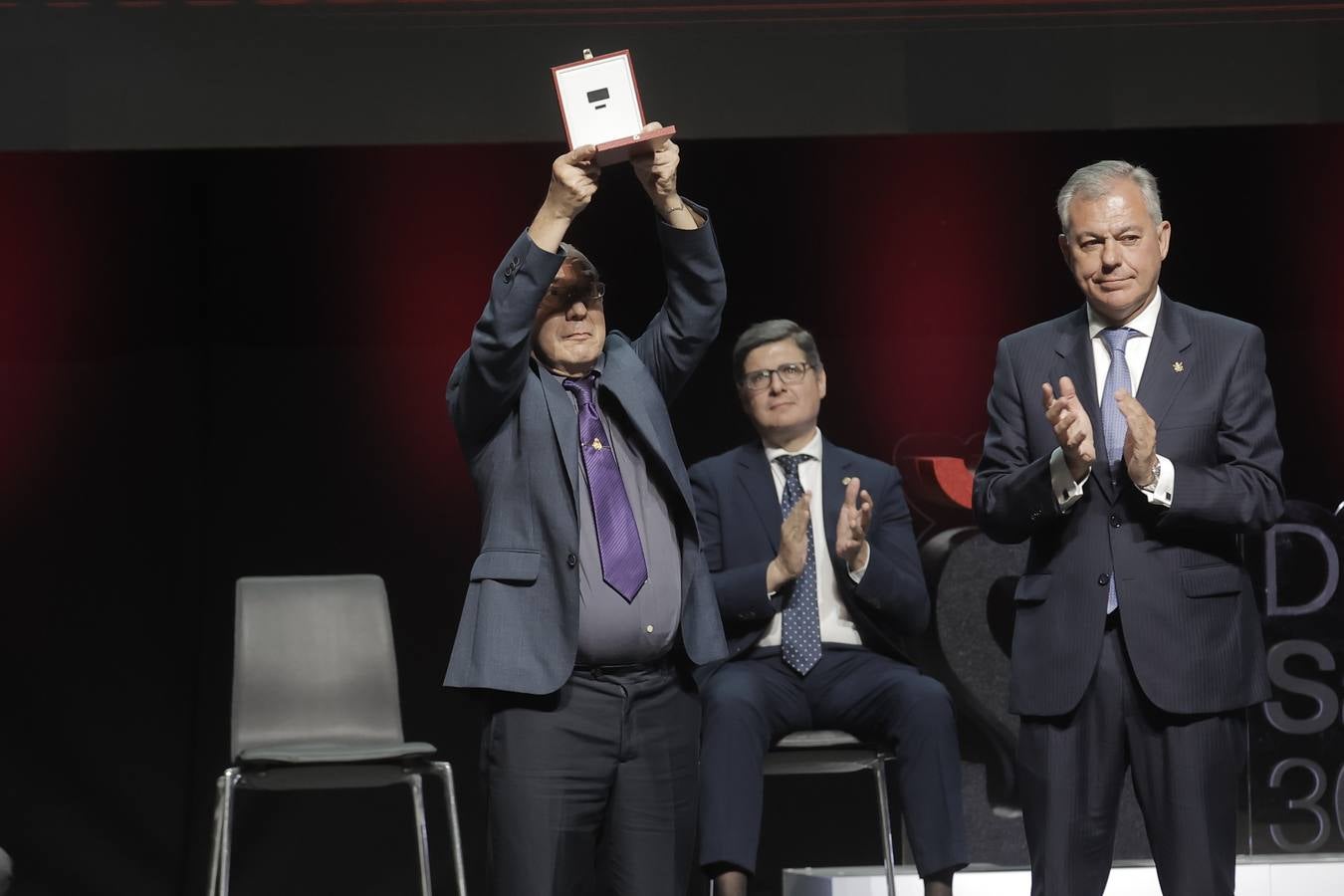 Fibes acogió este jueves las entregas de las Medallas de la Ciudad de Sevilla 2024