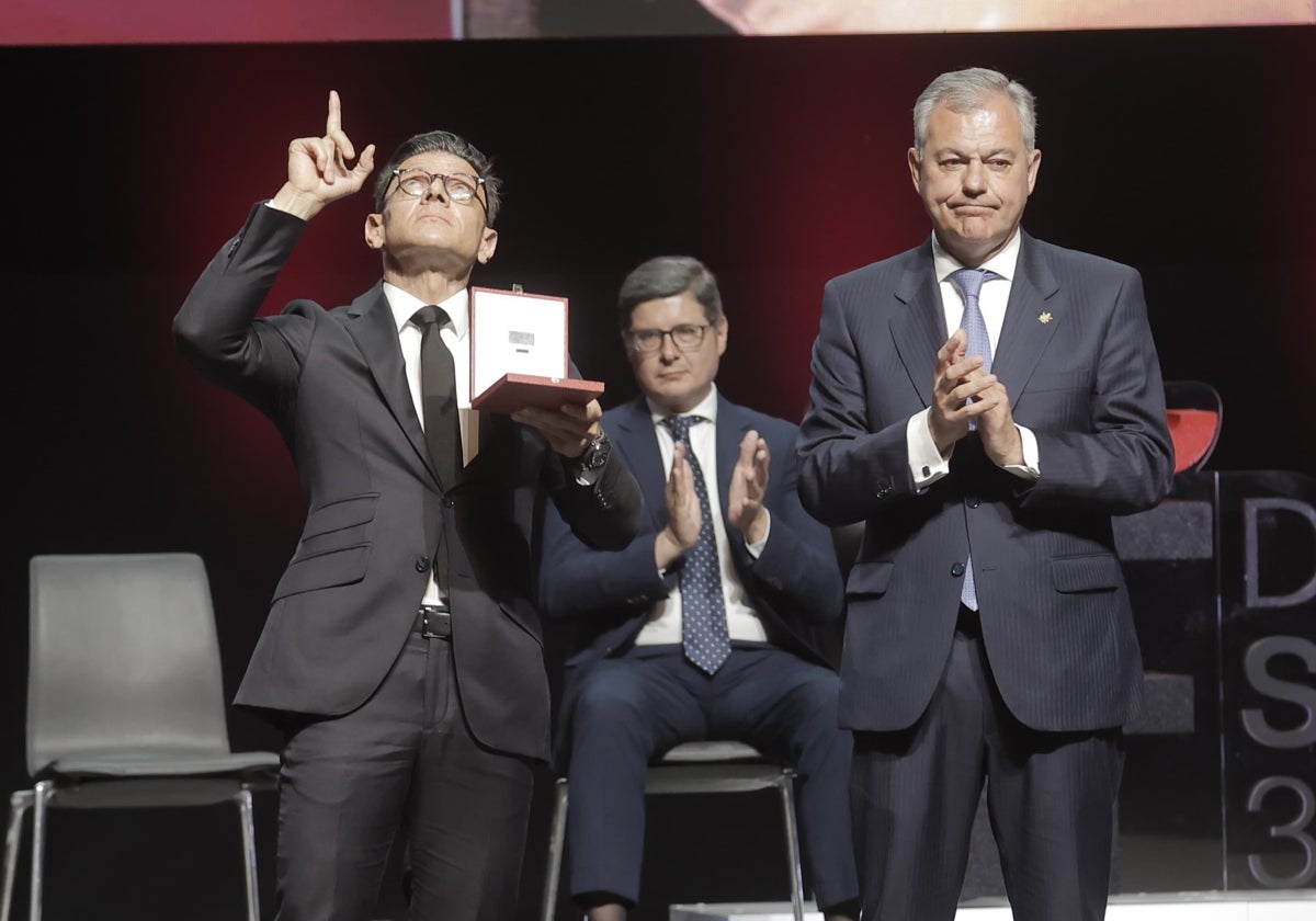 Fibes acogió este jueves las entregas de las Medallas de la Ciudad de Sevilla 2024