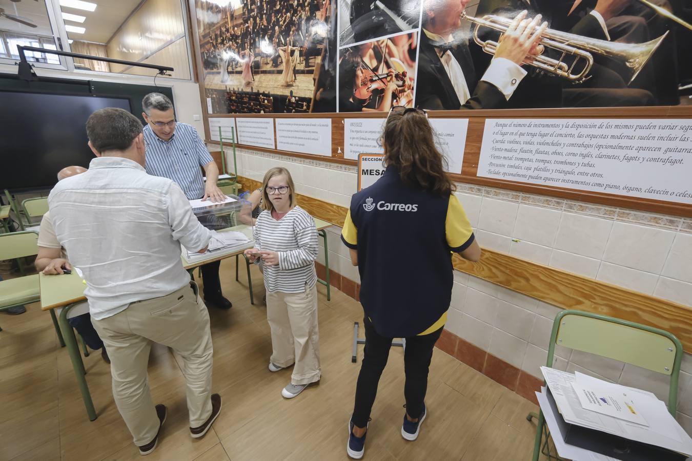Ambiente tranquilo durante esta jornada electoral en Sevilla