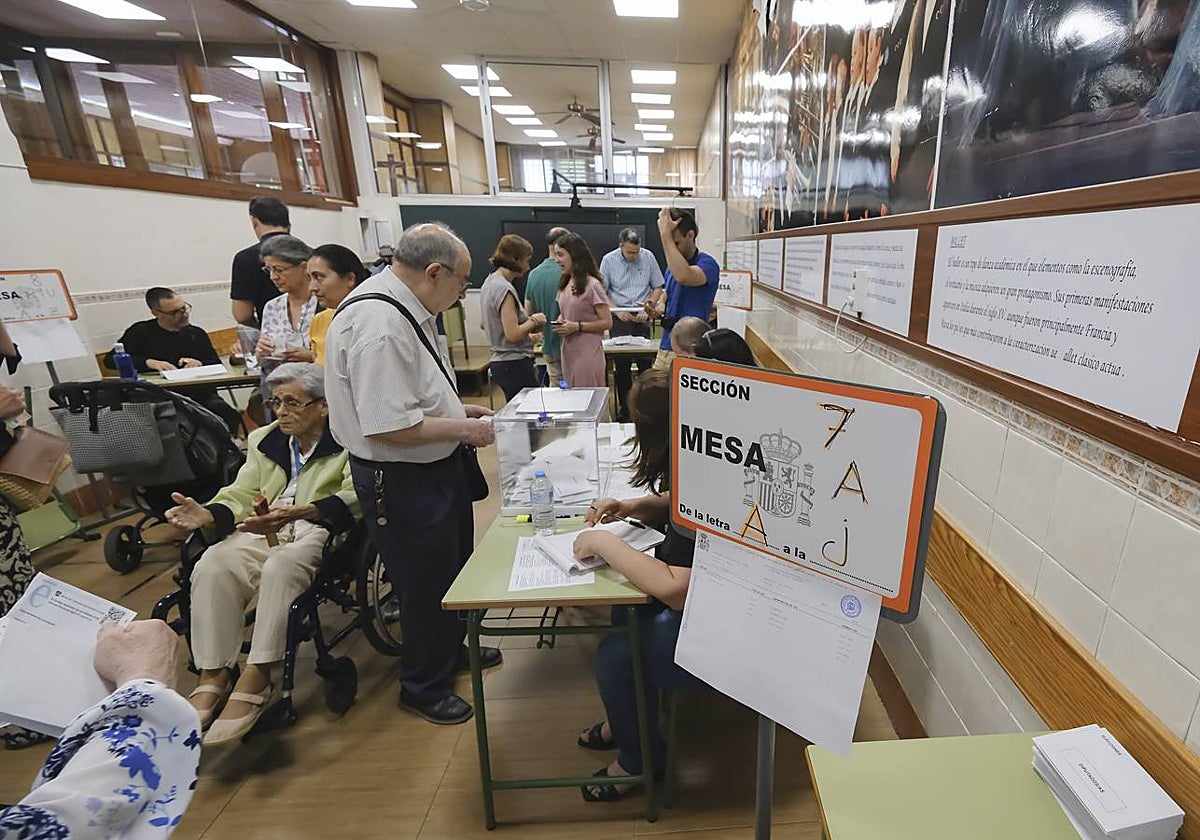 Ambiente tranquilo durante esta jornada electoral en Sevilla