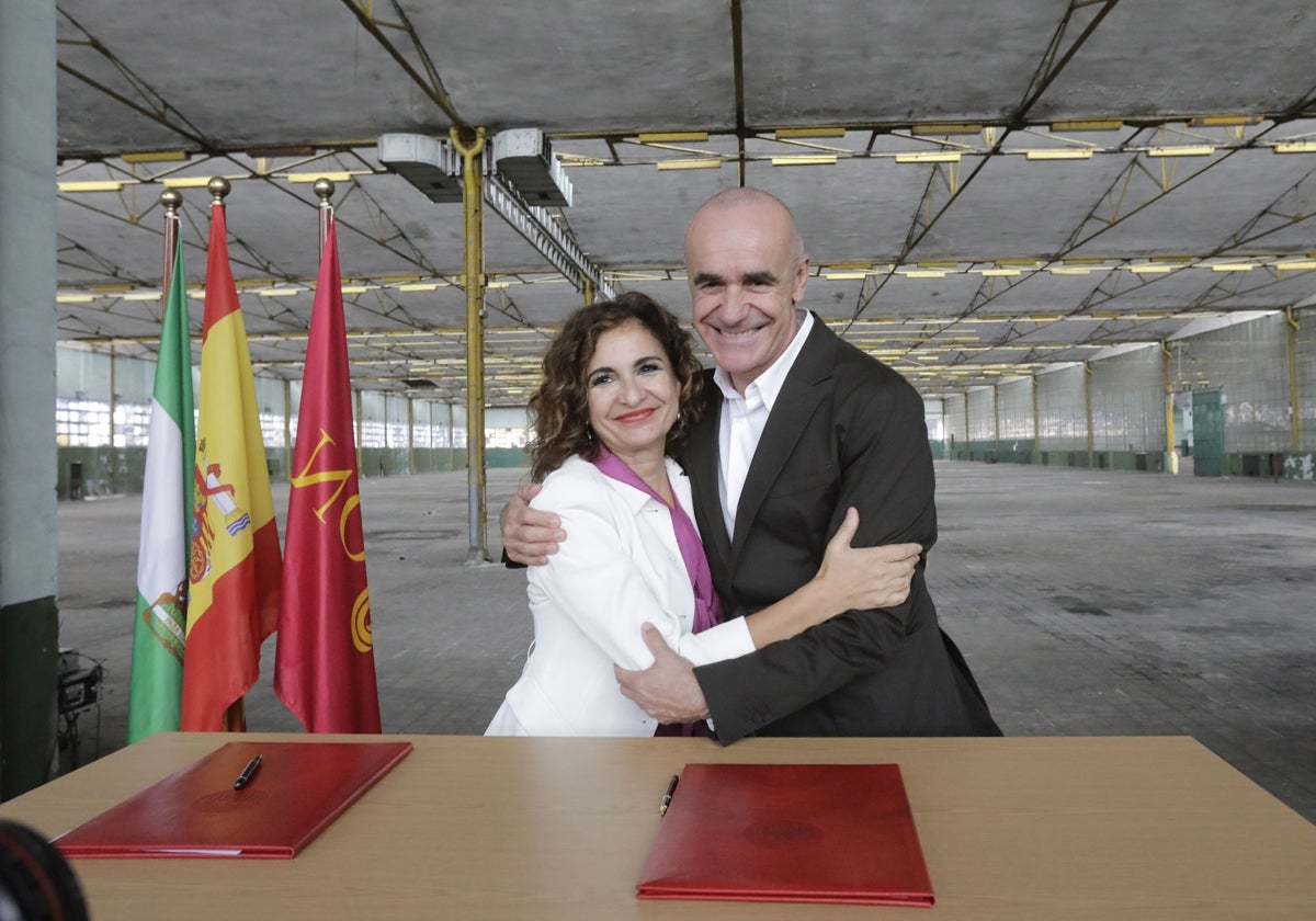 María Jesús Montero y Antonio Muñoz, en la firma de protocolo de intenciones en noviembre de 2022