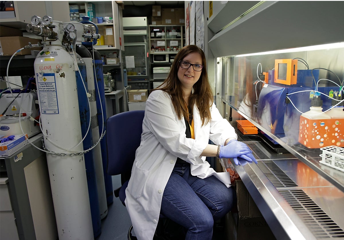 Estefanía García Guerrero en el Instituto de Biomedicina de Sevilla (IBIS)