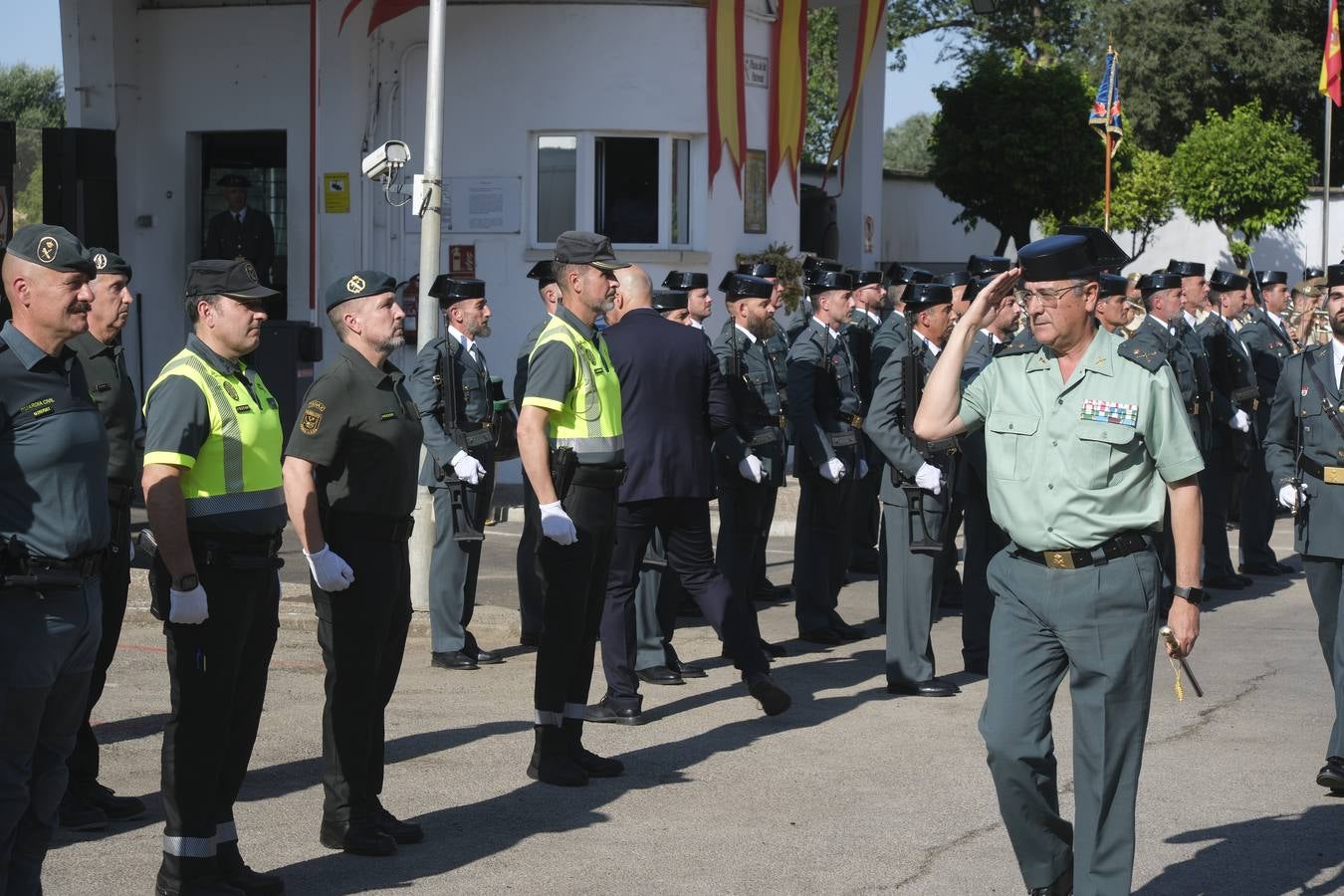 Toma de posesión del nuevo coronel jefe de la Guardia Civil