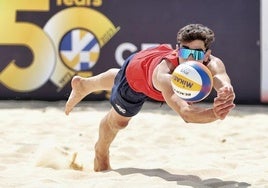 El SOS de un jugador sevillano en la élite del vóley playa: «No cubro ni el 30% de mis gastos»