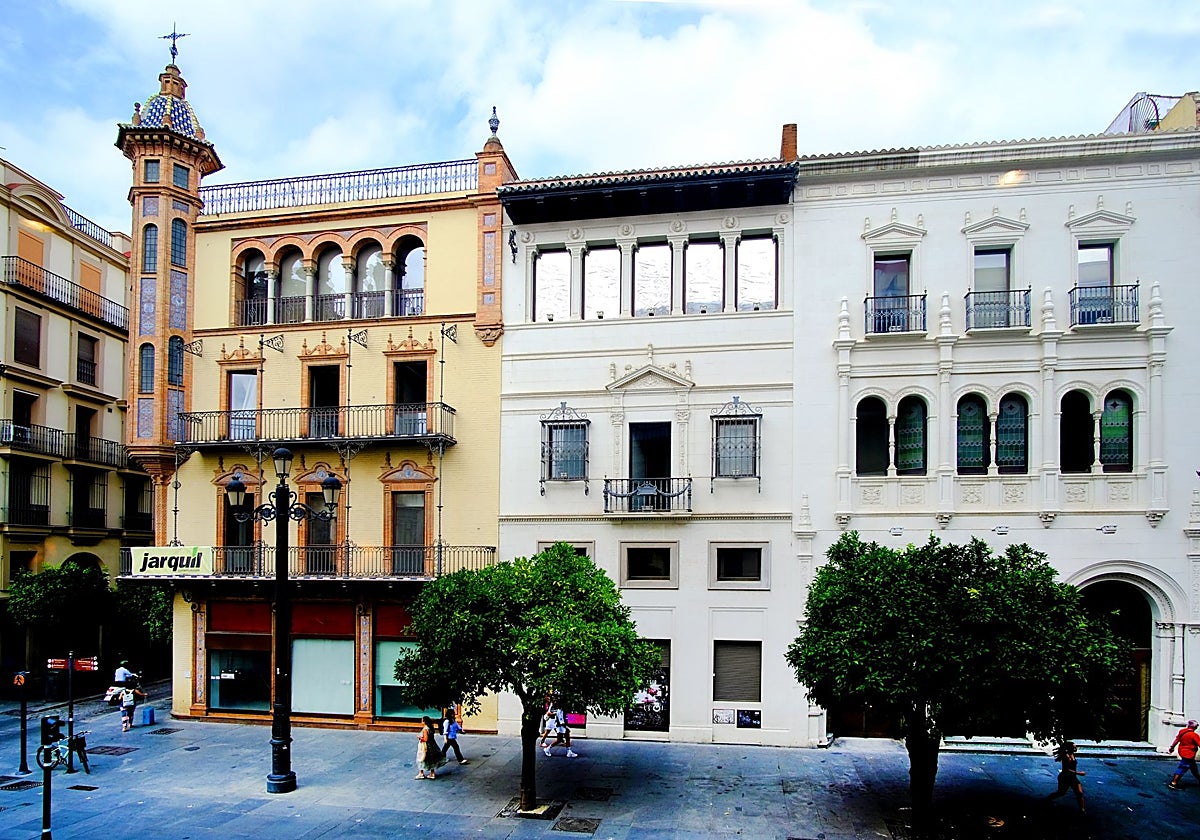 La antigua sede del Banco Popular, haciendo esquina con la calle García de Vinuesa