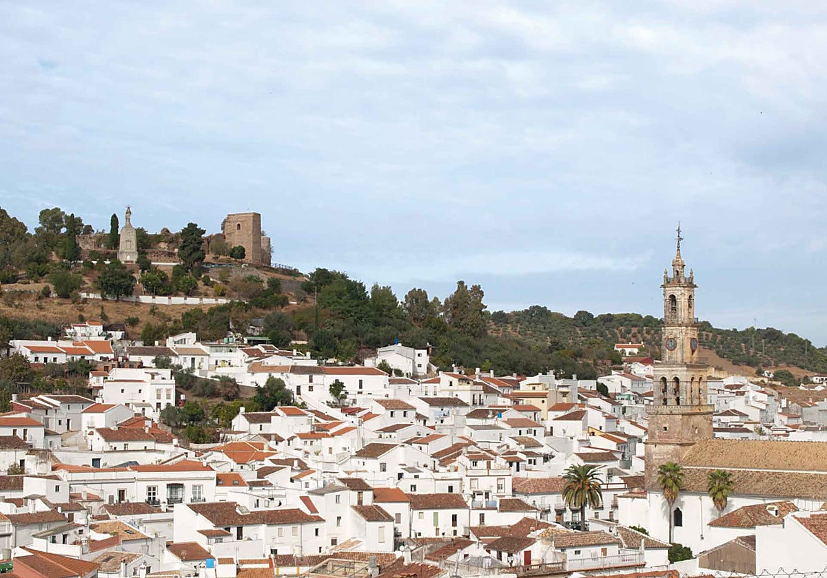 Panorámica de la localidad de Constantina, uno de los pueblos de Sevilla en los que hace menos calor en verano