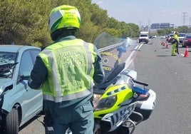 Una muerta y dos heridos en una colisión entre un coche y un tráiler en Estepa