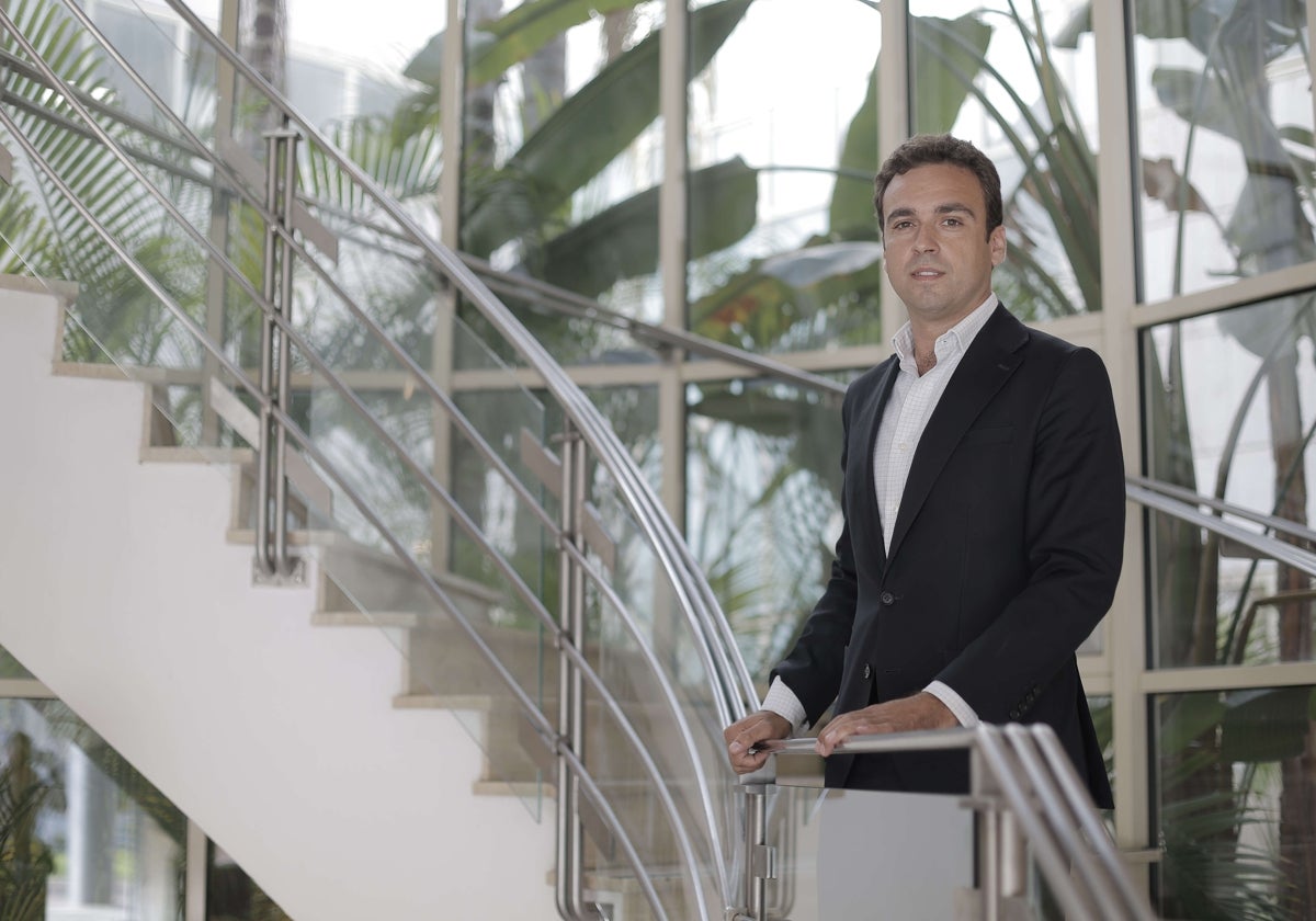 El presidente de la patronal de los promotores andaluces, Ignacio Peinado, posa antes de la entrevista