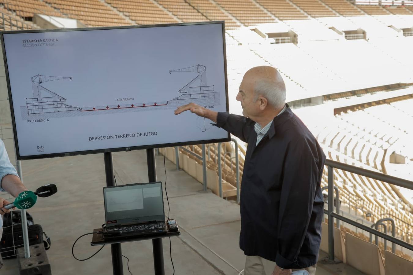 Obras en el Estadio de la Cartuja en su fase inicial