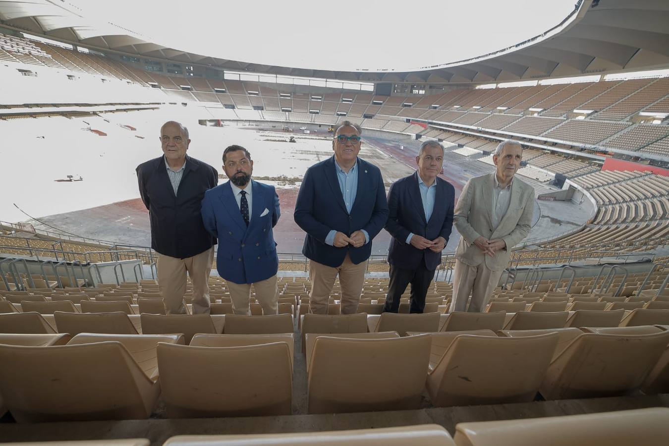 Obras en el Estadio de la Cartuja en su fase inicial