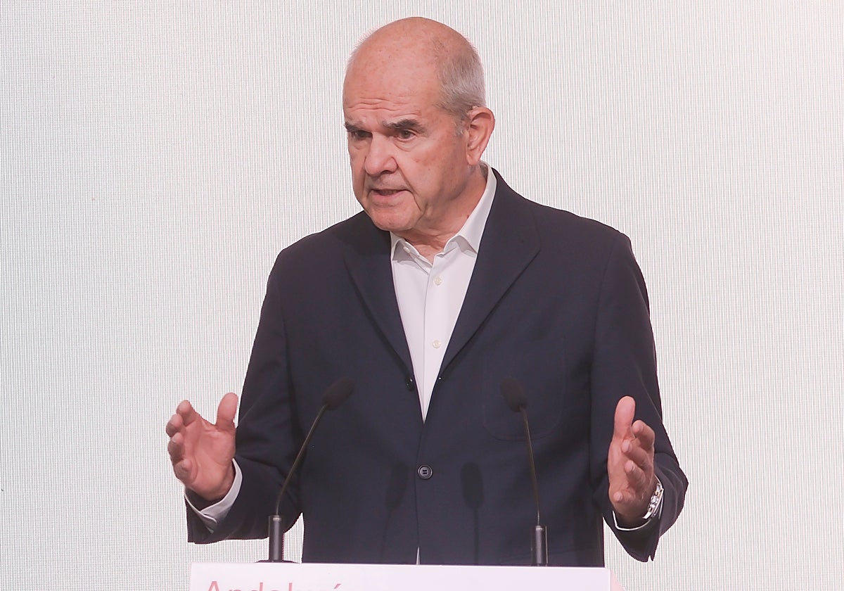 Manuel Chaves en la comparecencia que ofreció la semana pasada en la sede del PSOE