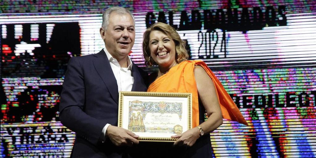 José Luis Sanz felicita a Susana Díaz como “embajadora de oro” de Triana “por encima de las diferencias políticas”