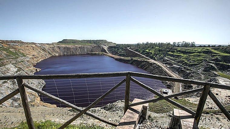 De basura de la mina a jarrón o batería: un proyecto da una segunda vida a los desechos de CLC y Tharsis en Huelva