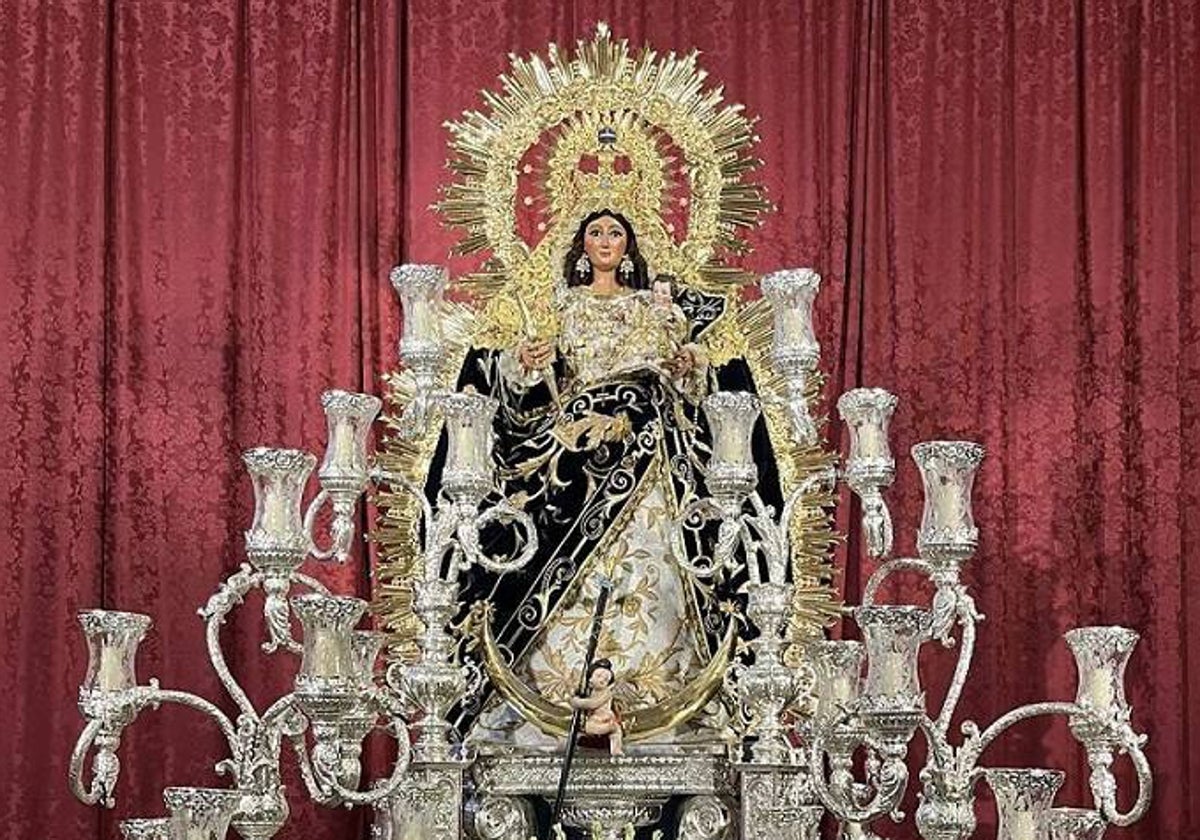 La Virgen de las Nieves en su paso procesional