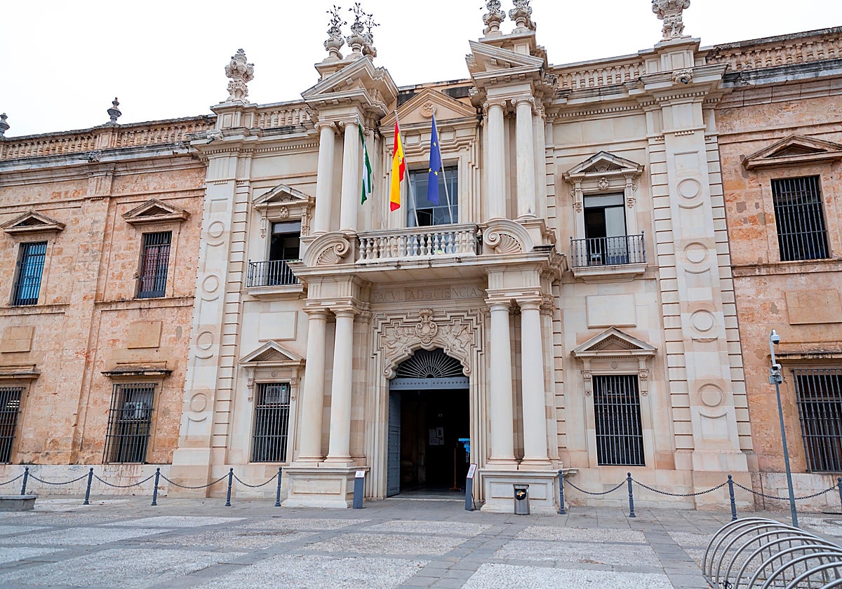 Fachada de la Universidad de Sevilla