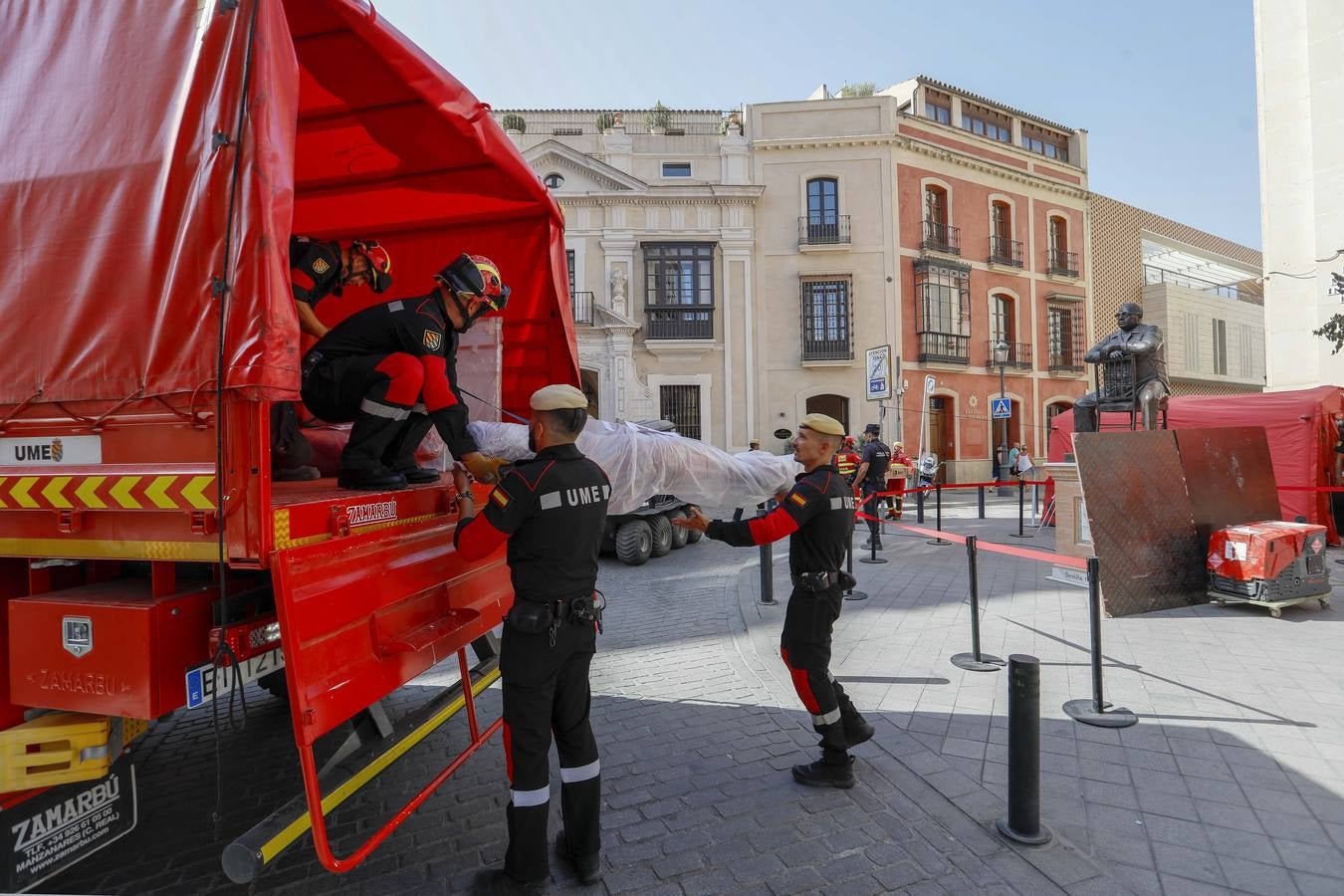 Simulacro de incendio en la Catedral a cargo del Batallón de Intervención en Emergencias II