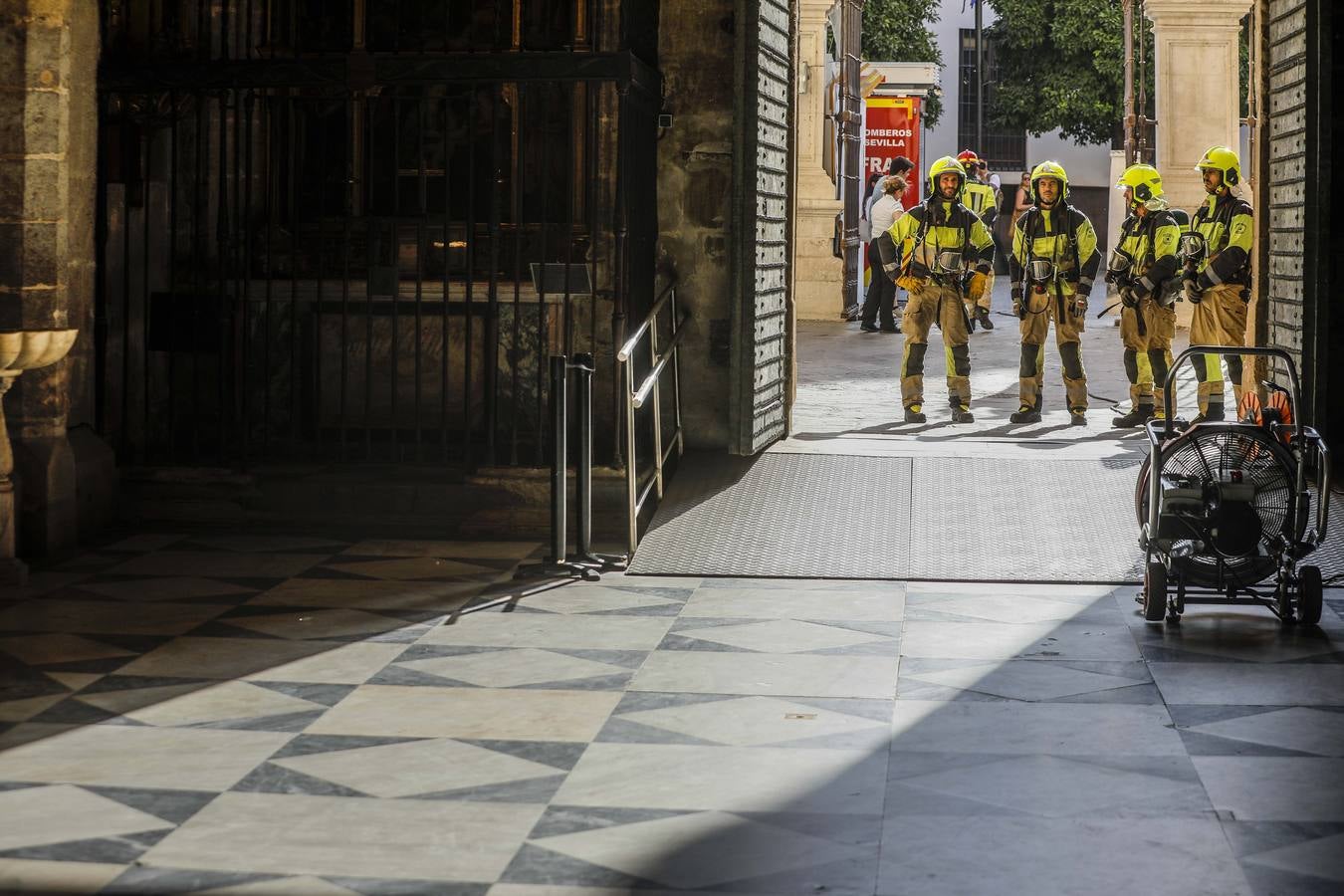 Simulacro de incendio en la Catedral a cargo del Batallón de Intervención en Emergencias II