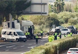 Muere una chica de 21 años en Las Cabezas tras volcar el todoterreno en el que viajaba