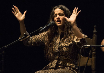 Así fue la actuación de Rosalía en la Bienal de Sevilla antes de ser conocida internacionalmente