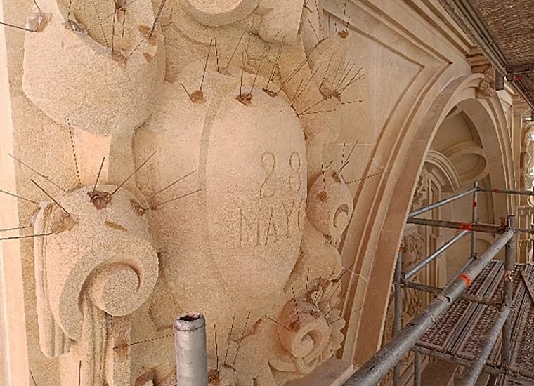 Detalle de la restauración en la fachada