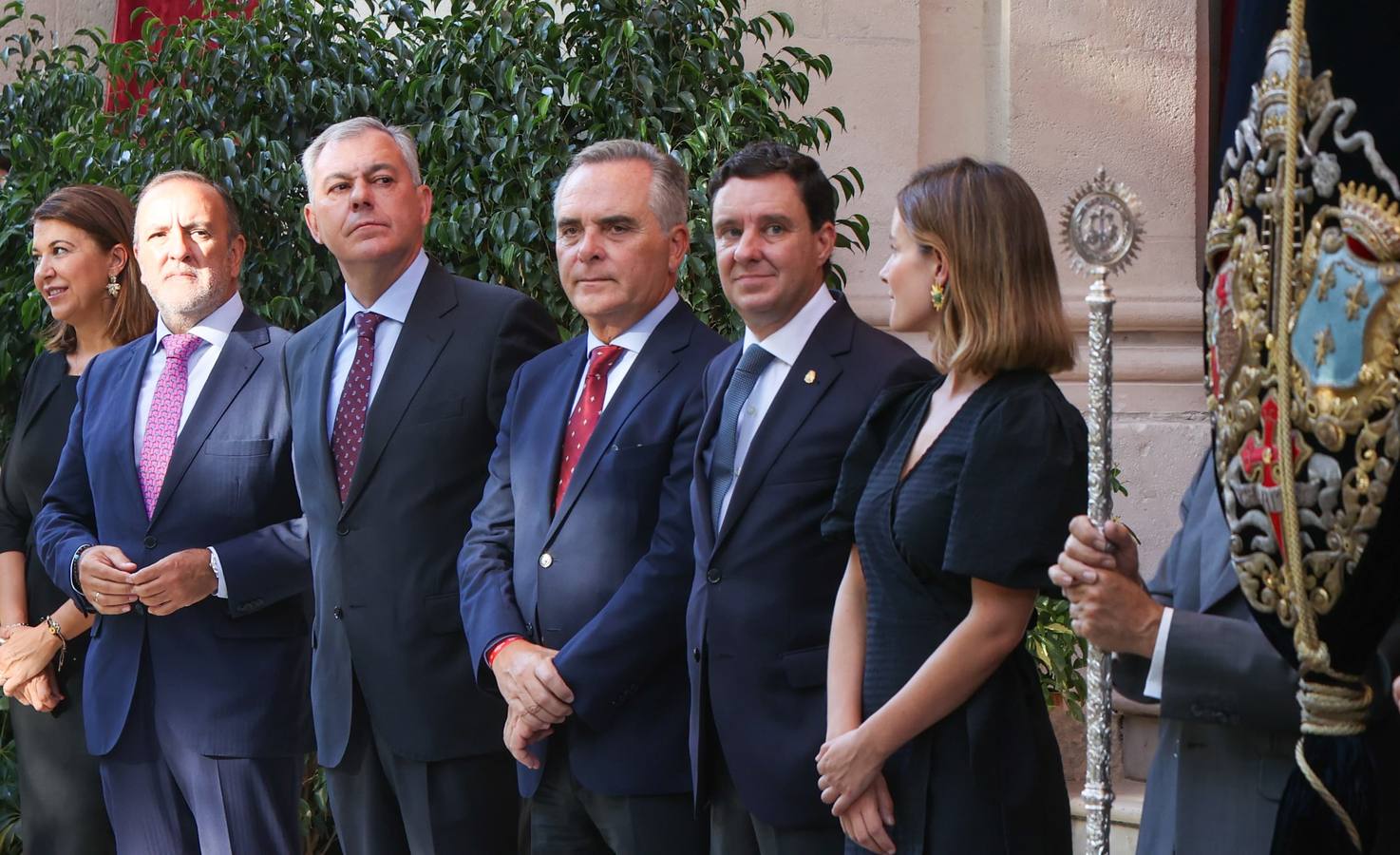 Procesión triunfal de la Virgen de la Piedad del Baratillo tras ser coronada