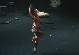 Andrés Marín y Ana Morales, a ritmo de la corneta de la Centuria Macarena