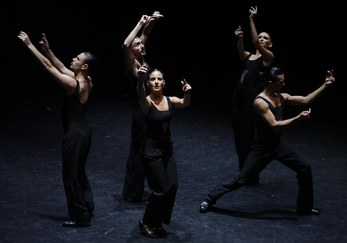 Un instante del espectáculo 'Comedia sin título', de la coreógrafa Úrsula López, en el Teatro Central