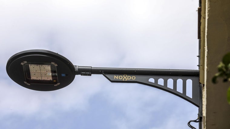 Nueva modelo de farolas que se están instalando en el barrio de Los Remedios