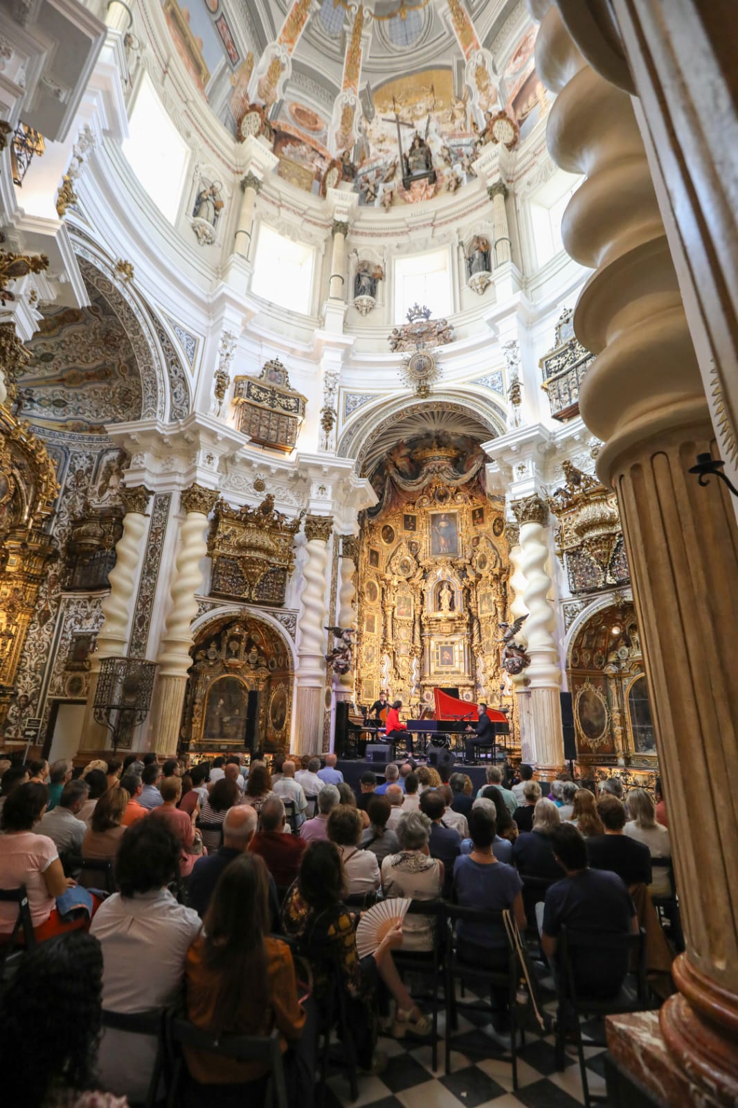 Dorantes, durante su actuación en el concierto celebrado en la iglesia de San Luis de los Franceses