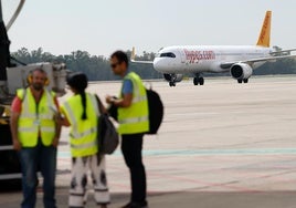 El aeropuerto de Sevilla aumenta sus conexiones y recibe el primer vuelo directo con Estambul