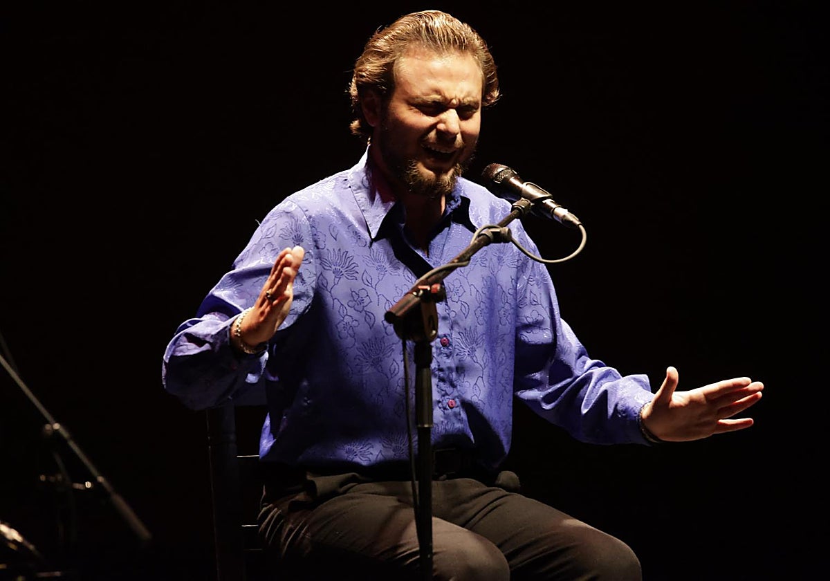 Manuel de la Tomasa durante su actuación de anoche en la Bienal