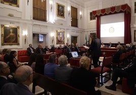 La Real Academia de Medicina de Sevilla recibe a tres nuevos académicos correspondientes