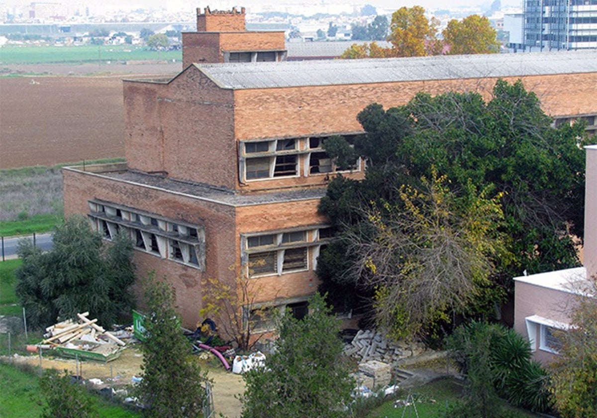 Antigua central térmica de la Universidad Laboral que ahora rehabilitará la Pablo de Olavide