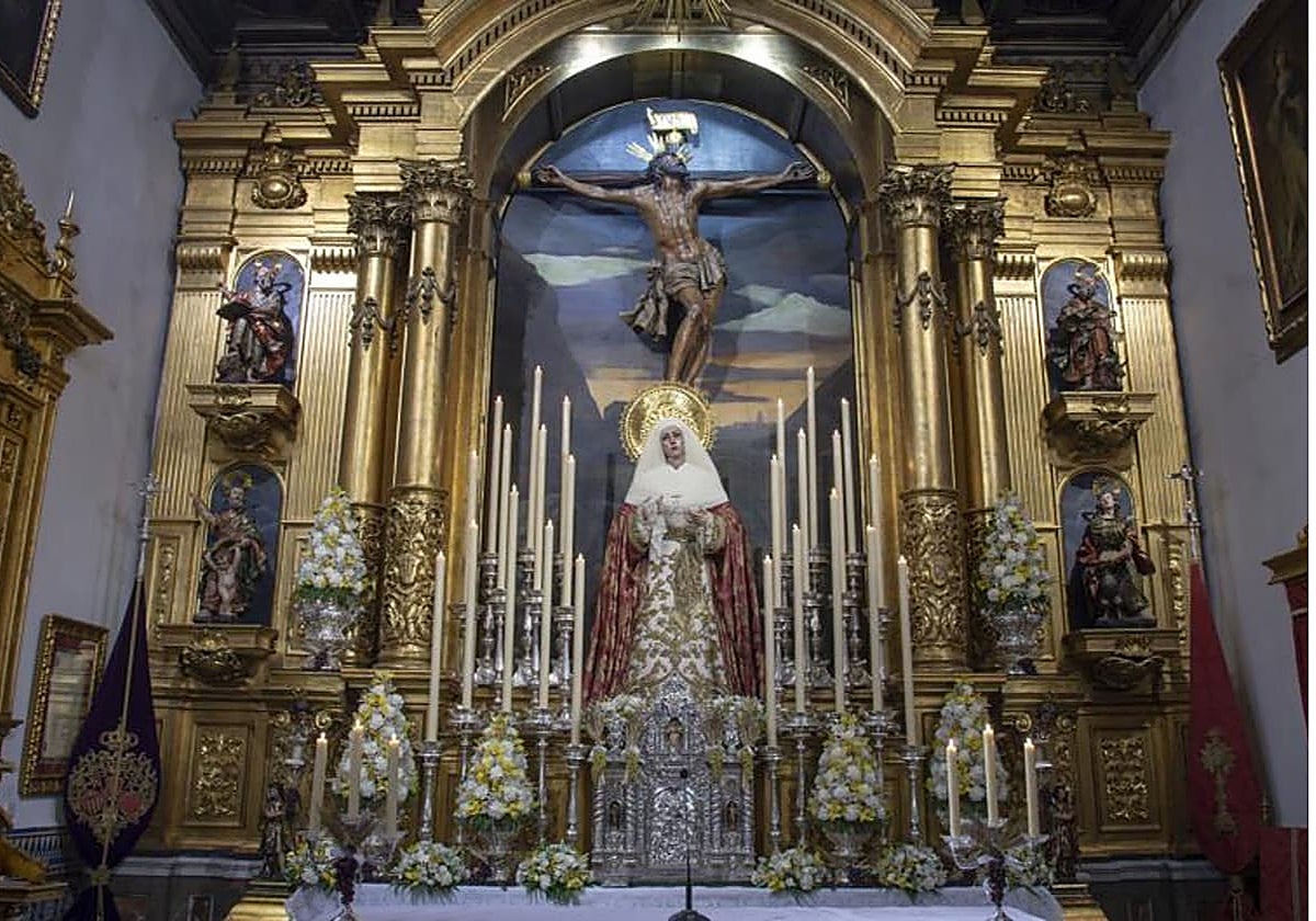 Los titulares del Museo en la capilla formando el Stabat Mater
