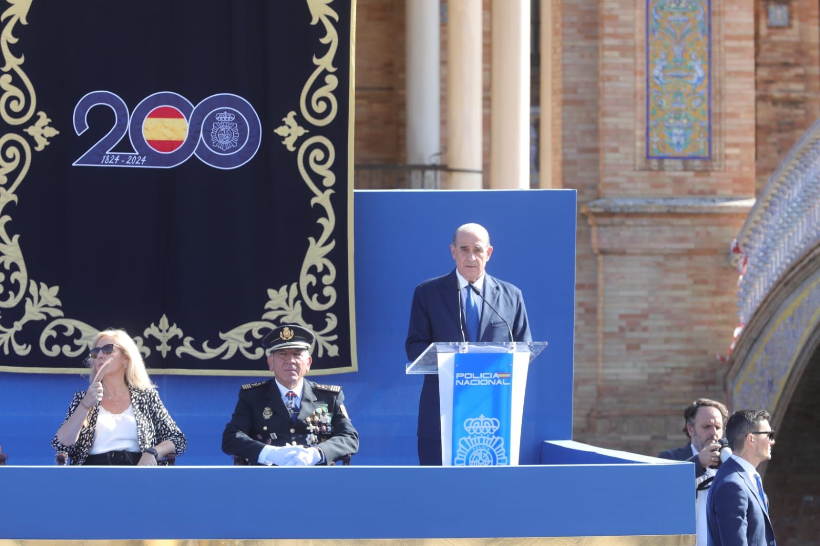 Celebración del Día de la Policía en Sevilla, en imágenes