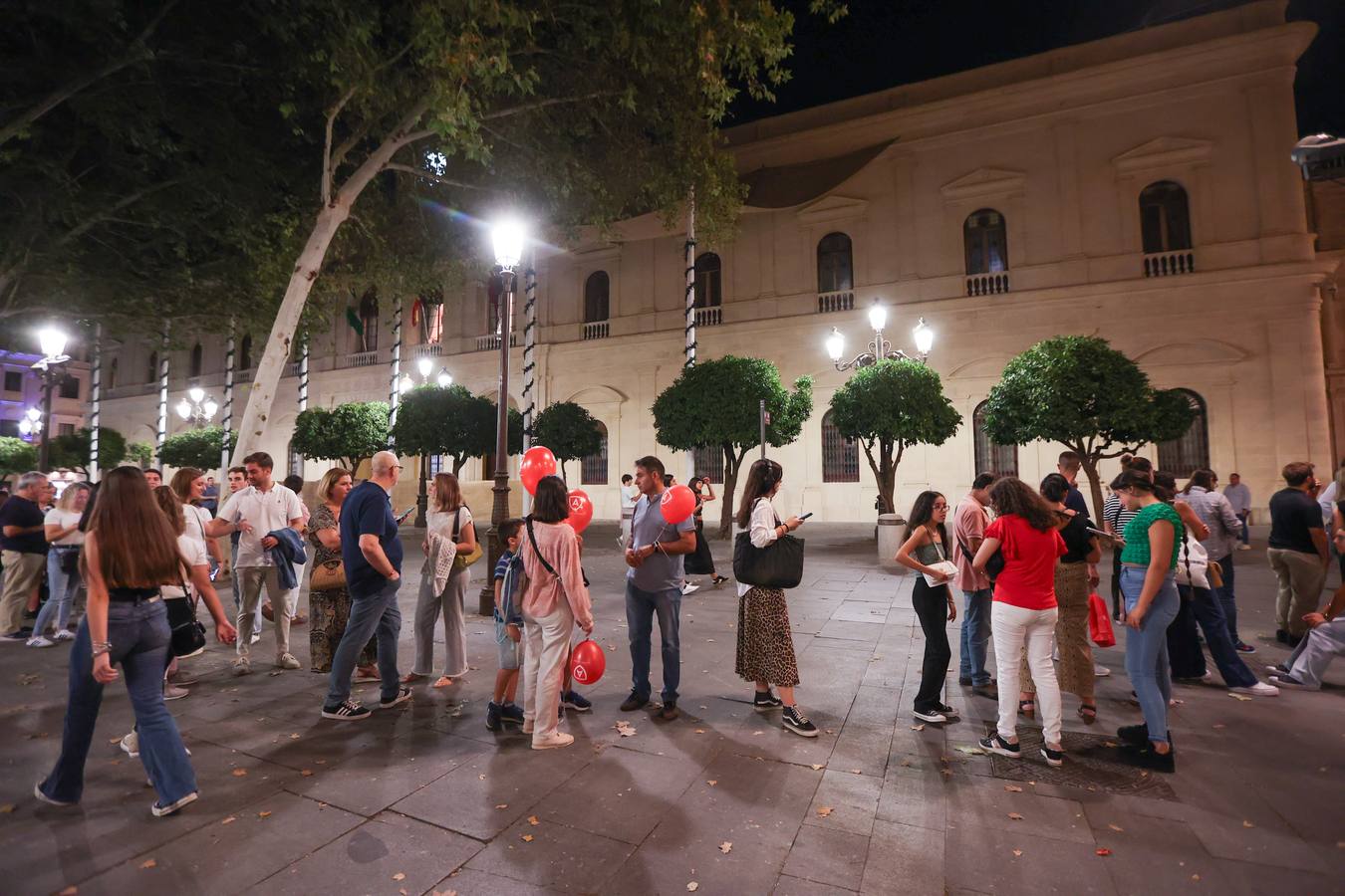 El Ayuntamiento de Sevilla ha sido otra opción para visitar durante esta noche