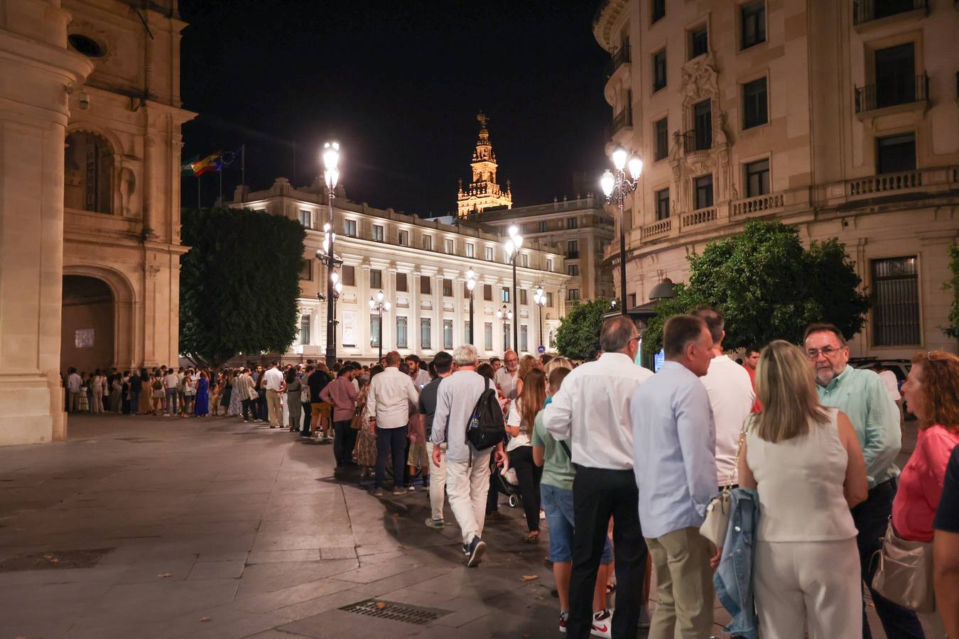 El Ayuntamiento de Sevilla ha sido otra opción para visitar durante esta noche