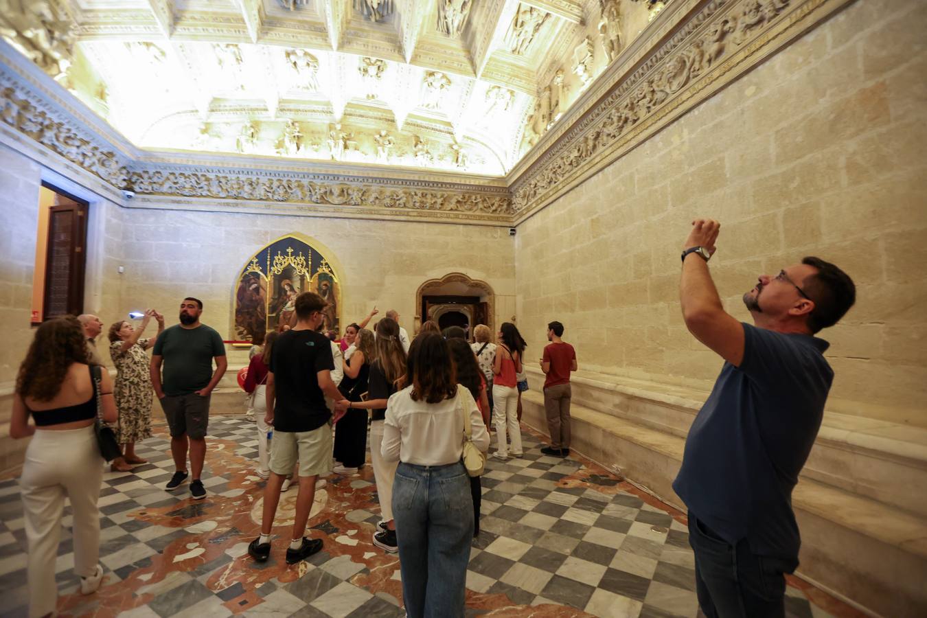 El Ayuntamiento de Sevilla ha sido otra opción para visitar durante esta noche