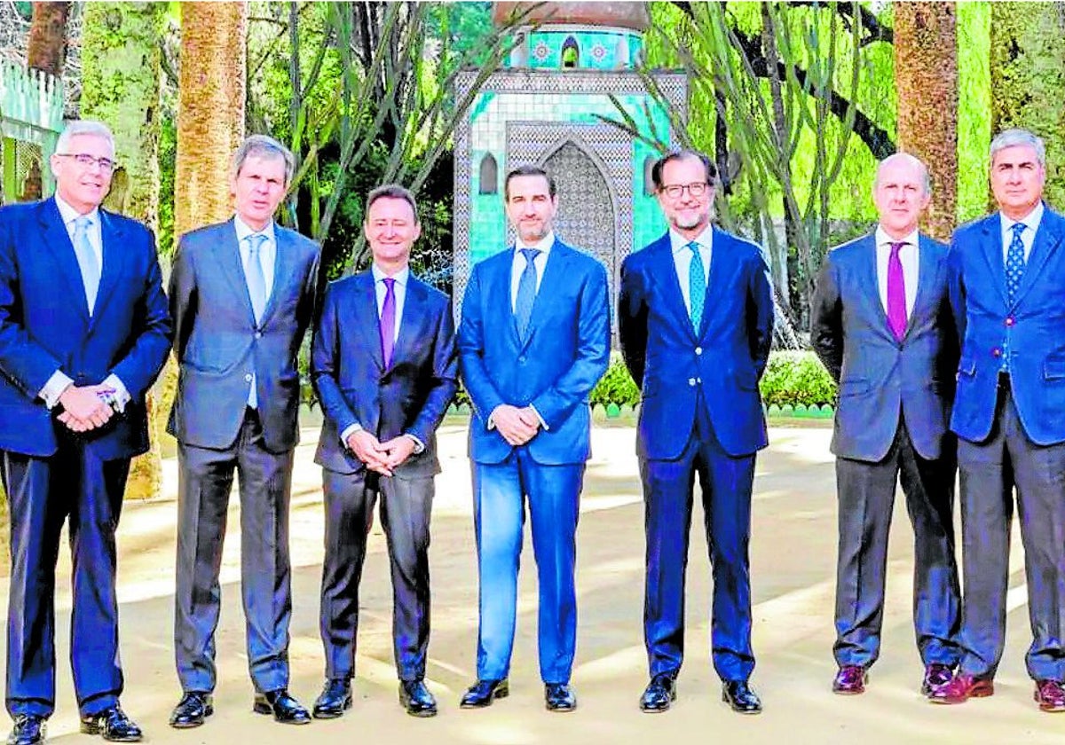Foto de la familia de la mayoría de los socios en el nacimiento del despacho