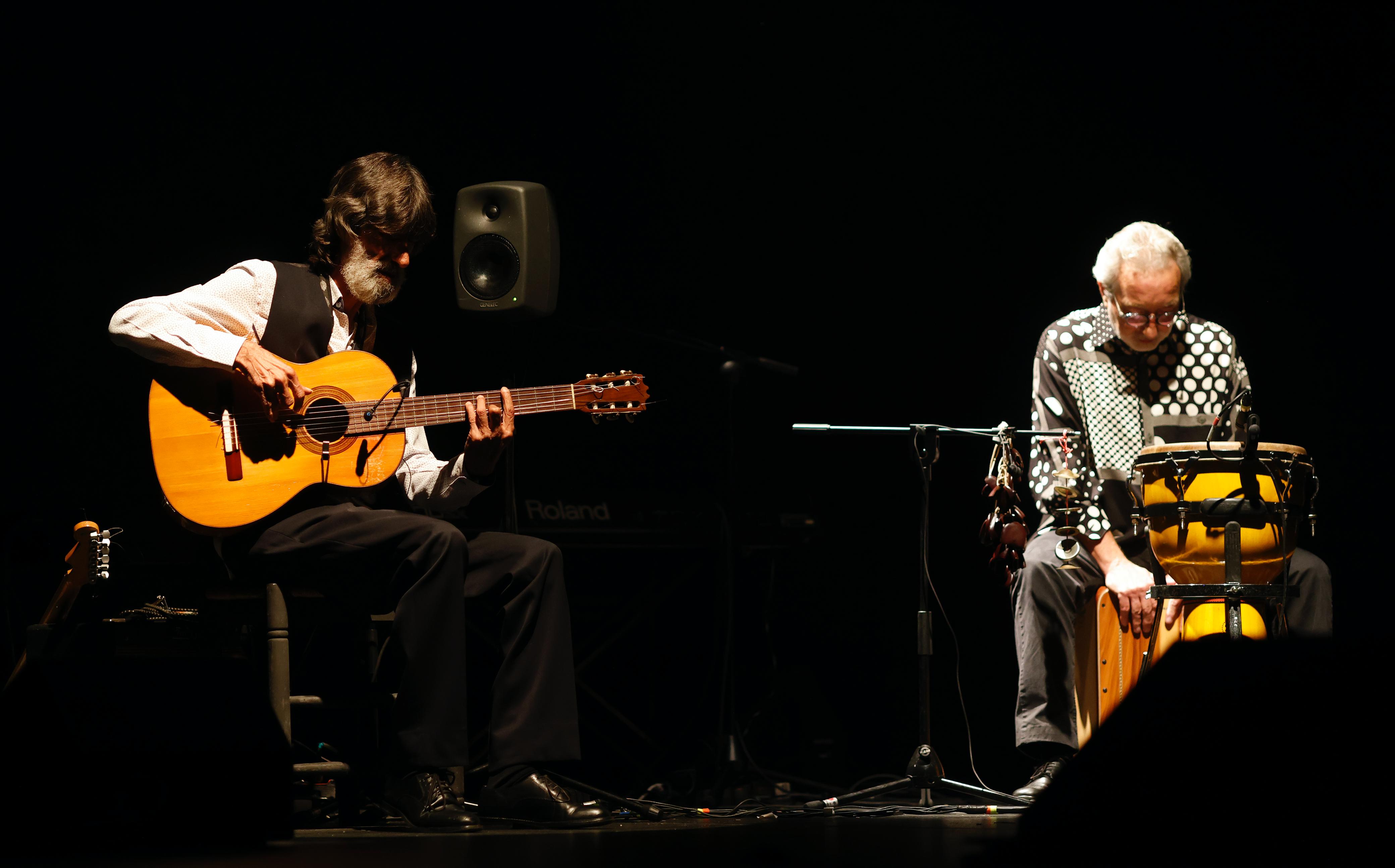 Un instante del espectáculo celebrado este viernes en el Teatro Alameda con Emilio Caracafé