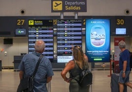 Sólo el aeropuerto de Alicante ha crecido más que el de Sevilla en España