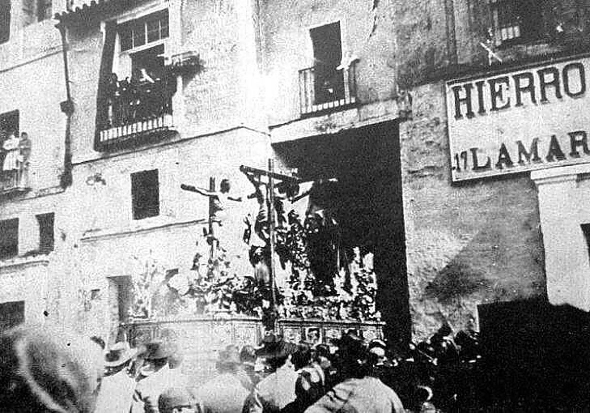 El misterio de la Carretería saliendo de la calle Techada a la actual Antonia Díaz