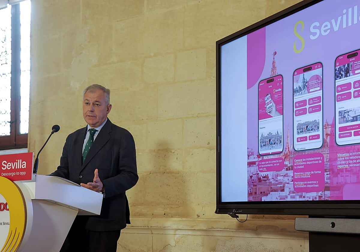 El alcalde José Luis Sanz durante una comparecencia este miércoles en el Ayuntamiento de Sevilla