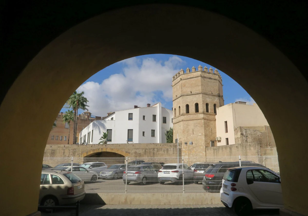 Aparcamiento en la Torre de la Plata, en la calle Santander