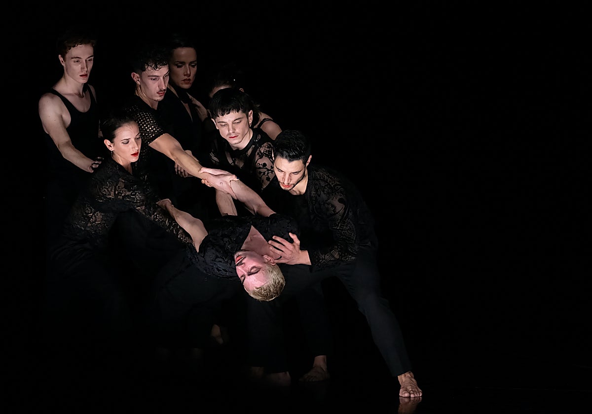 Una de las impactantes imágenes de la obra 'Magnifiques' de Michel Kelemenis que se estrena el domingo 13 en el teatro de la Maestranza