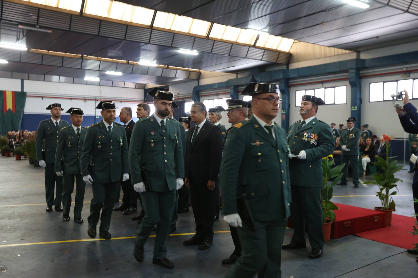 Celebración del día de la Virgen del Pilar en la comandancia de la Guardia Civil de Sevilla