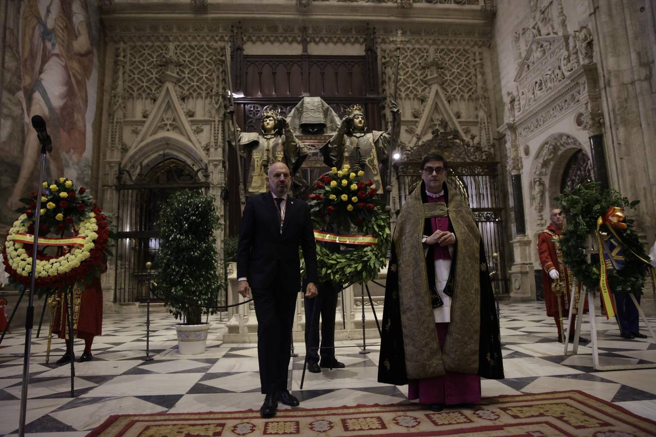 Homenaje ante la tumba de Colón en la Catedral de Sevilla y Te Deum en la capilla de la Virgen de la Antigua