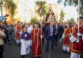 El traslado de la Virgen del Amor de Pino Montano, en imágenes