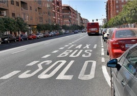 Un autobús de Tussam atropella a un hombre en la calle José Laguillo de Sevilla